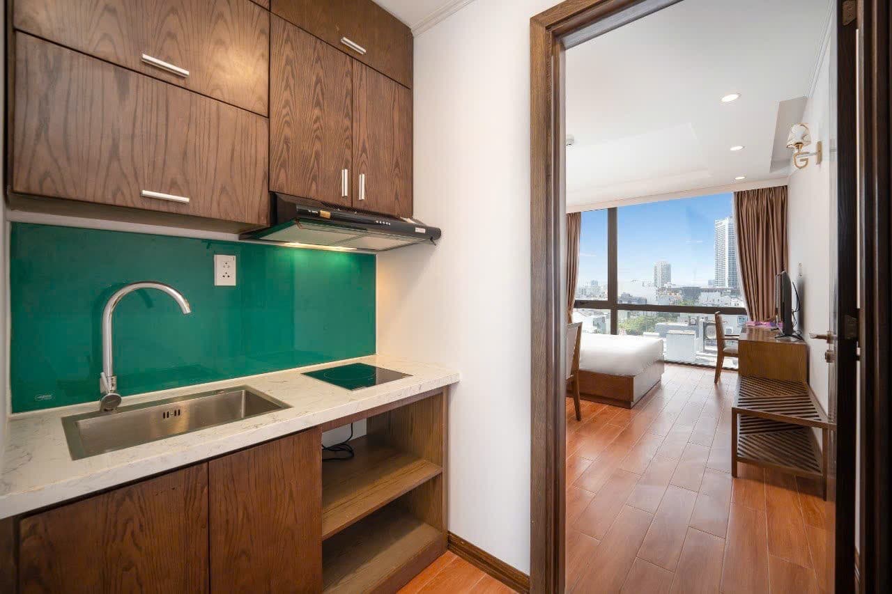 1-BEDROOM BIG WINDOWS APARTMENT FOR RENT – CLOSE TO THE SEA — 1BR fully furnished (photo 2)